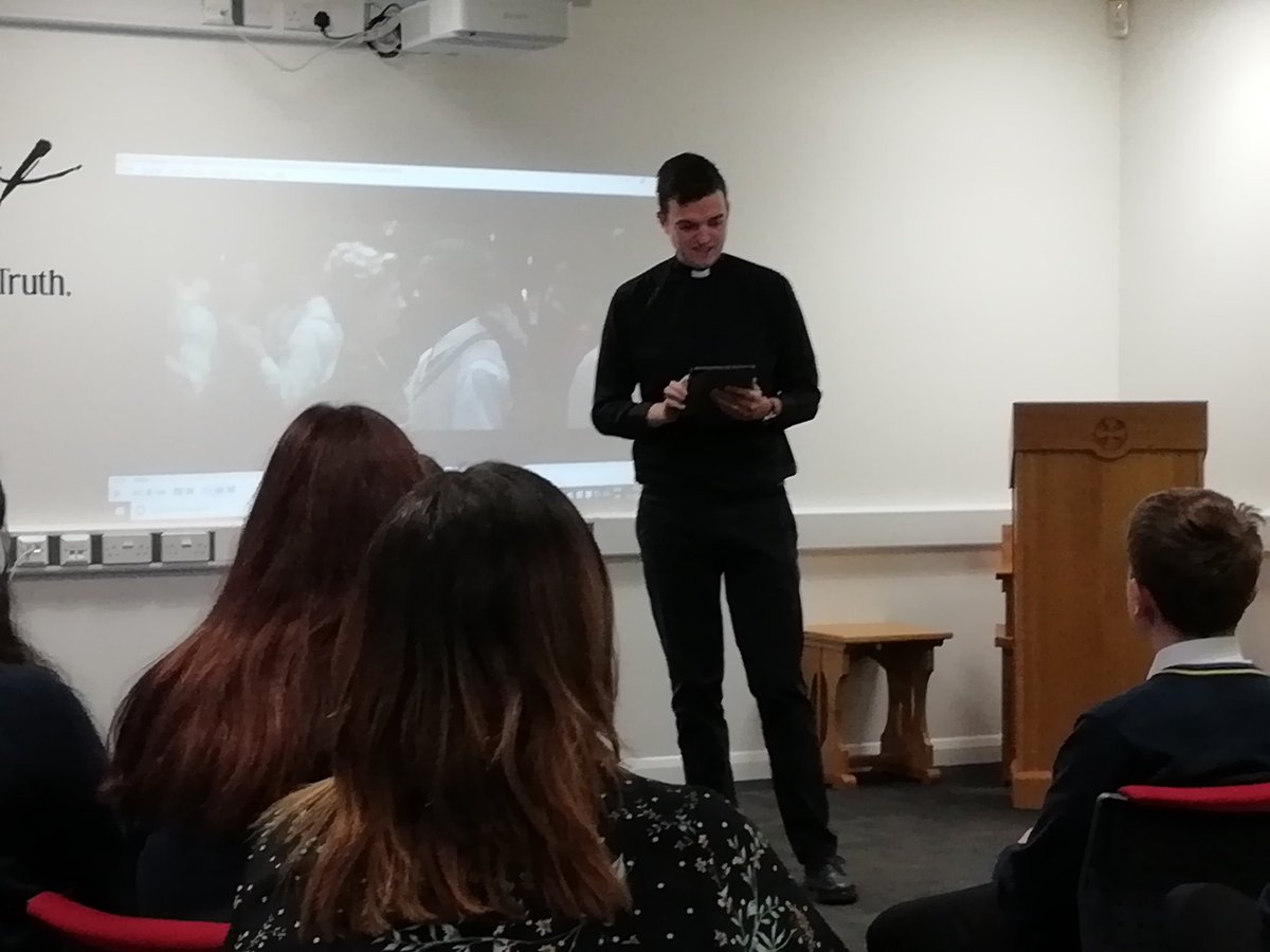 theredcardwales's tweet image. Great discussions with yr 7 @stteilos_Lower and good to work with Father Ross @rjmaidment #SameMessage #WRD18