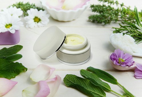 bellesVScancer's tweet photo. Les produits de cosmétique… et moi! https://t.co/d04yZEe6wh https://t.co/GOX093J59y