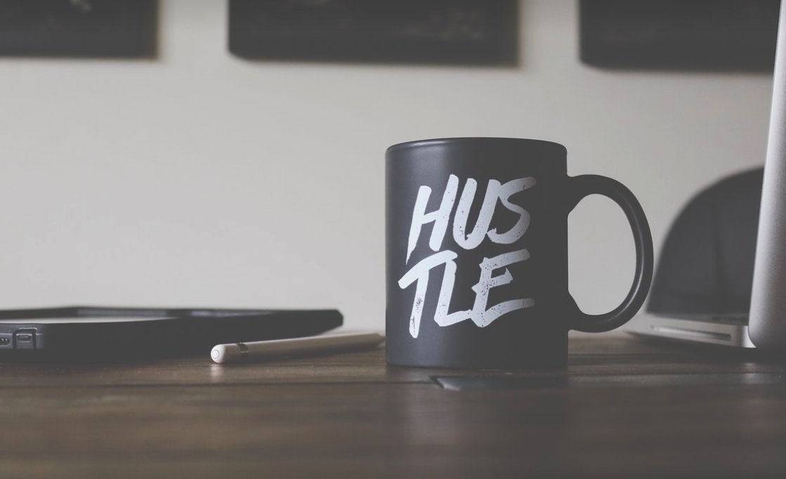 RemixDesign_'s tweet image. So you want to get your side hustle on? Here's what you need to know: remix.fyi/2PotC8W by @junto_digital  via @startupsco