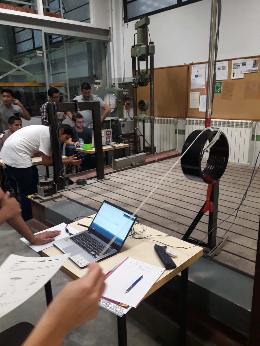 CaminsMakers's tweet image. Péndulos, pórticos, vigas, muelles y aceleración. #ArduinoDUE