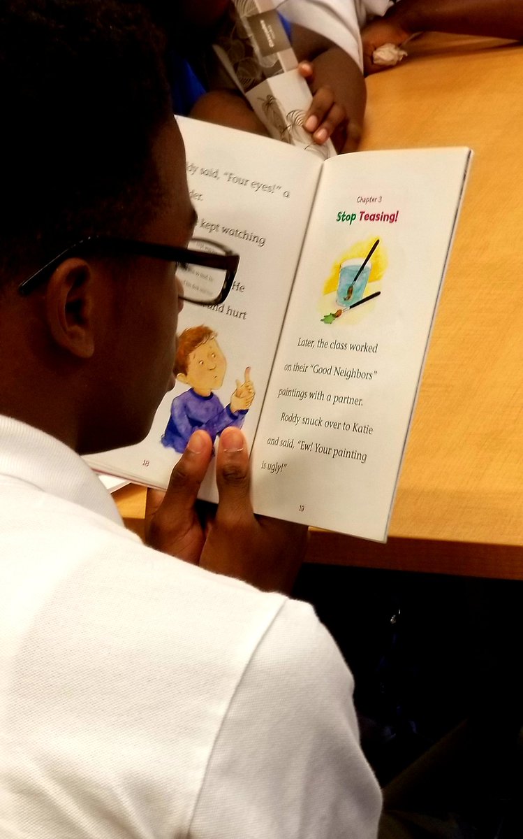 MrGtheLibrarian's tweet photo. Storytime @McKinleyMiddle Reading support collaboration for our SPED students. #DCPSLibraries and #DCPL working together!#DCPSRising #GatorsLibrary https://t.co/OuYGIR7Y10