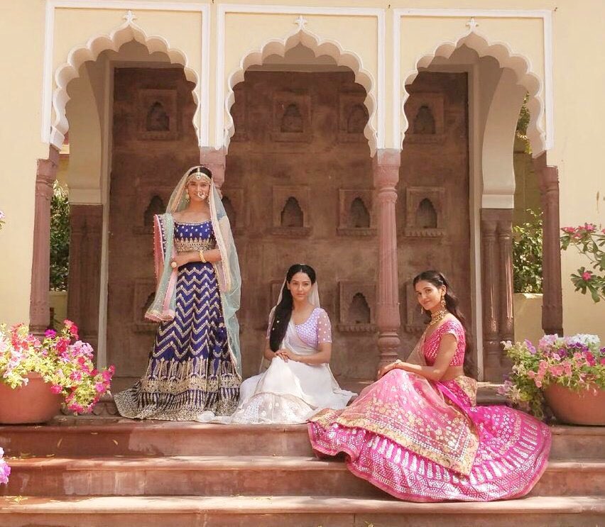 hirdyanshi's tweet photo. @MohanShakti @neetimohan18 @thisIsMukti @TSeries #6Million omg! #KanhaRe have completed 6 million💐 congratulations♥️ we want more #MohanSisters collaborations🙌🏻 this song was, is and always remain close to my HEART💃🏼 https://t.co/m7PzHMS1eB
