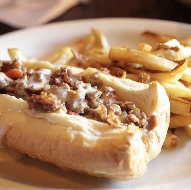chowpizzabar's tweet image. Any weather is steak and cheese sandwich weather 😍  #FriesPlease #Yum
📷 @shoplocalraleigh ift.tt/2OYmliR