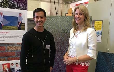 Ministerie_EZK's tweet photo. Wat investeringen EZK en @provincieNH in toegepast onderzoek opleveren? @monakeijzer en @jaapbond bezochten enkele MKB’ers die samen met #TNO werken aan slimme oplossingen zoals Dutch Solar Design. Foto: Roger Tan @UNStudio_Arch - https://t.co/eUCTLZrmcO #NLInnovatief https://t.co/BdeYXcXxwu