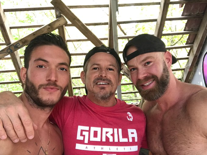 had a superhot outdoor shoot with @coxx_peter for @ericvideos #porn #comingsoon ?? https://t.co/shlQ
