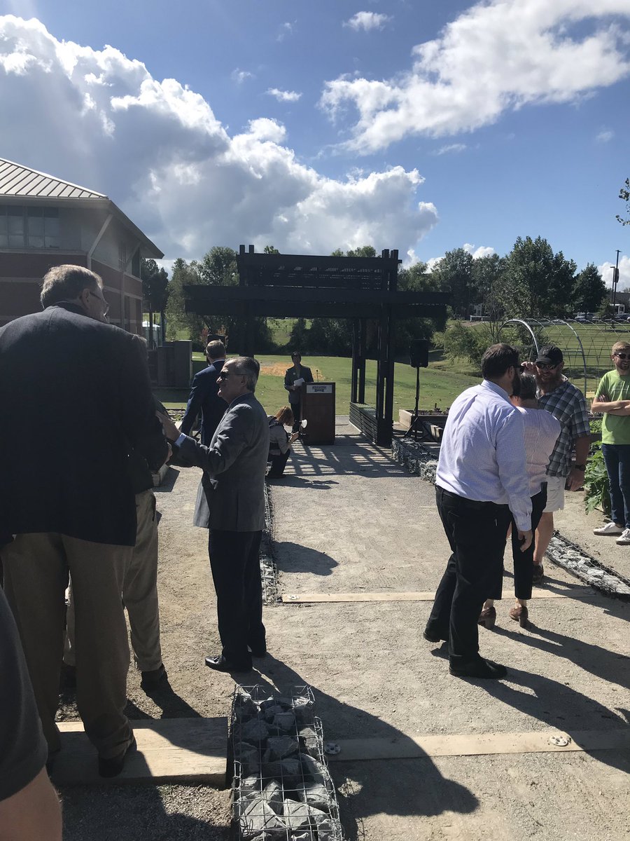 MSU_BNHP's tweet photo. @msstate #CommunityGarden is a joint effort of students, the Department of Landscape Architecture, Plant and Soil Sciences, and our department with help from all sorts of other folks! Even robotics play a role in this hi-tech space. #GreenWeek2018 https://t.co/3sVNpdbfWt