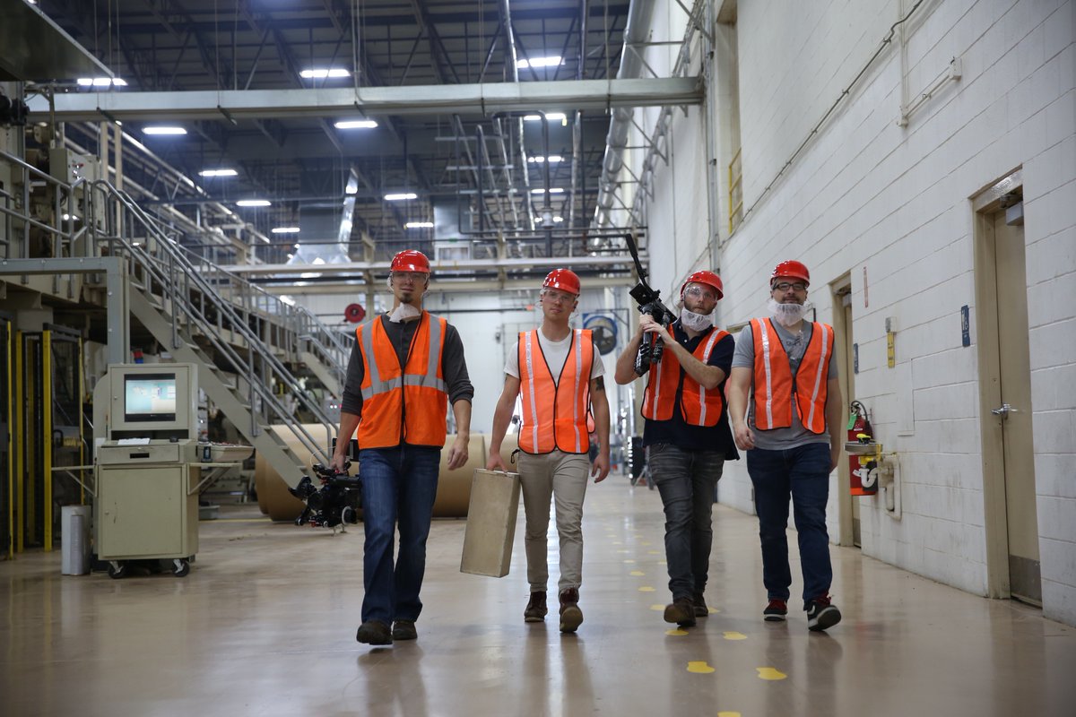 MotionSource's tweet photo. Hard hats ✅
Safety vests ✅
Beard nets ✅
Ready to take on the week in style. #VideoProduction #MeetMotionSource #SafetyFirst https://t.co/LhNSMkYrl9