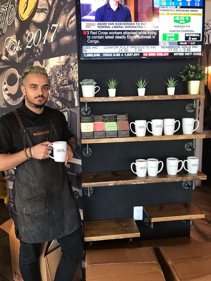 BCorpCommunity's tweet image. In #Canada alone, a whopping 14 billion (!) cups of #coffee are consumed every year, with 35% of coffee consumed in single-use cups. #BCorp @SilverChefCa today launched the ‘Brewing for Sustainability’ initiative. Join the #BringYourOwnMug movement globenewswire.com/news-release/2… 🇨🇦 ☕🌎