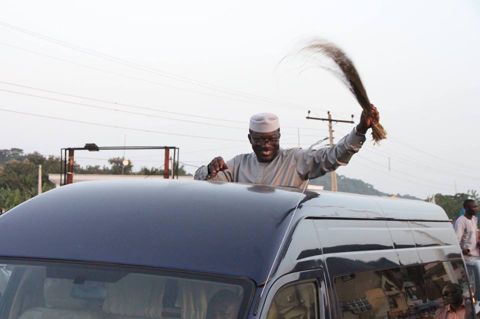 ekitistategov's tweet image. Count-Down To Fayemi's Inauguration:

On Tuesday, Oct 16, 2018, Dr John Kayode Fayemi would be sworn in as the executive governor of Ekiti state for the second term...ekitistate.gov.ng/2018/10/count-…