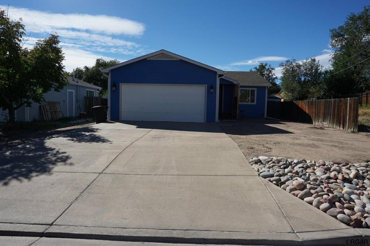REMAXRoyalGorge's tweet photo. If you've been holding out for the perfect home, look no further. #homesweethome #newhome  https://t.co/CfRIZZPA73 https://t.co/XVJMN8mAtf