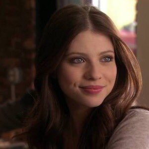Mathilde c'est Georgina Sparks de Gossip Girl en fait. #IlsOntEchangeMonEnfant