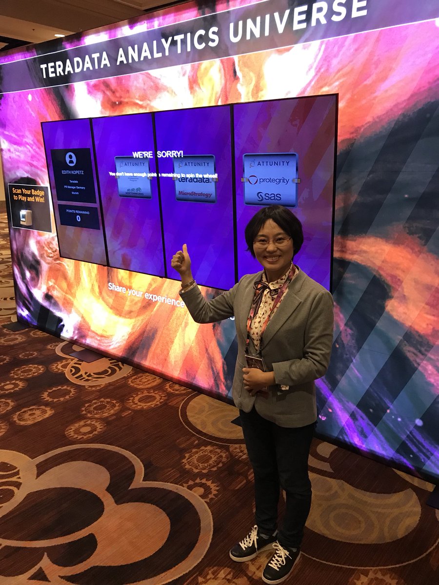 WhfAllen's tweet photo. come here my picture is printed #TAU18 https://t.co/5pRM62Lypw