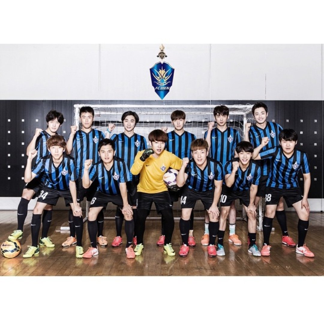francejcw's tweet photo. [Fc_men_official Instagram] "#fcmen #EquipeFootballCelébrités #Football #JiChangWook #2014 "(01.02.15) https://t.co/3Rh9qB6Wjc
