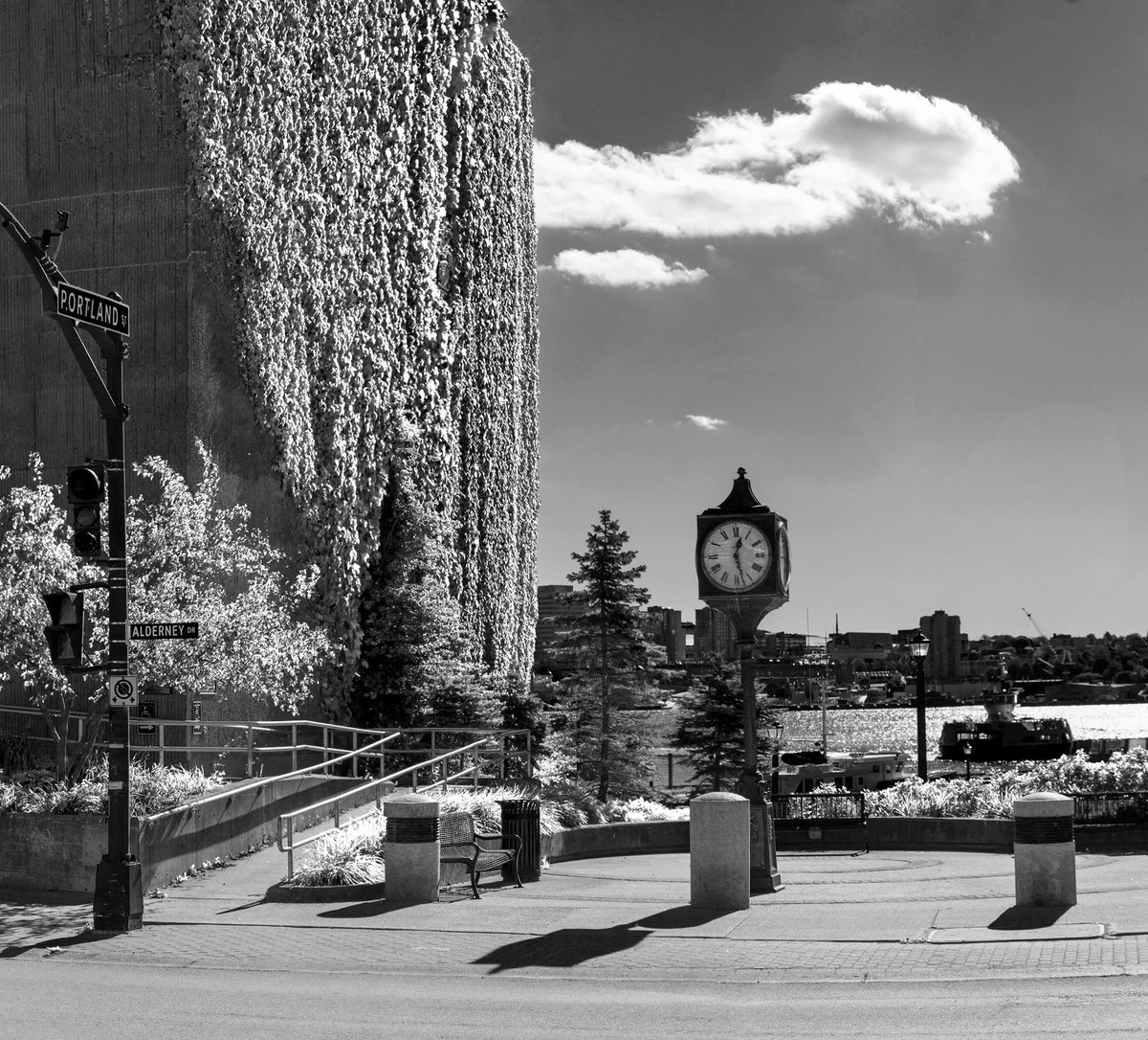 Join us for a conversation about incorporating the Secondary Municipal Planning Strategy (SMPS) &amp; Land Use By-Law (LUB) for the Downtown Dartmouth commercial core into the Centre Plan. Mon. Oct. 22, 2018, Alderney Landing, 2 Ochterloney St, 6-8:30 p.m. Presentation @ 6:30 pm.