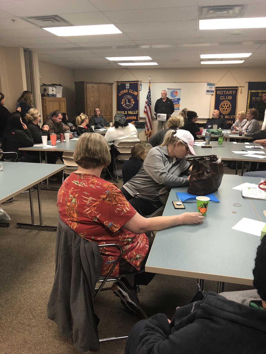SarahSkfor's tweet photo. Angry Paul’s Valley Hospital employees confronting city manager.  The hospital was abruptly closed last Friday evening. @kfor https://t.co/7nJixYP3ou
