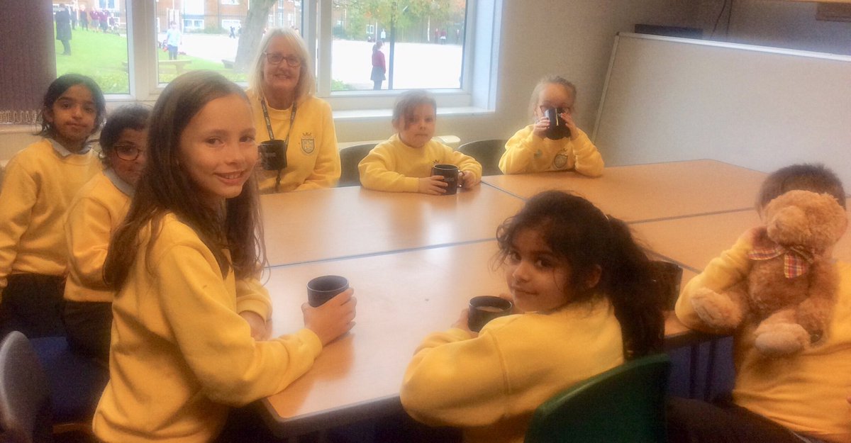 StStephens_Bury's tweet photo. ⭐️Today we celebrated these super learners for growth mindset, enthusiasm, determination and being fantastic role models⭐️We also celebrated the wonderful Mrs Parkinson for looking after others, always smiling and being super caring #weloveststephens #hotchocmonday #goldenjumper https://t.co/PYsN84R9wp