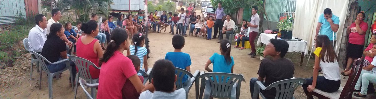 MilSan39's tweet photo. .@adventistasEC .@AdventistasMES .@Jesseniavit .@YanezWashington Se desarrolla el Te de amigos/as como parte del #ProyectoMasMiel del Distrito Perimetral https://t.co/17v8KtvAdR