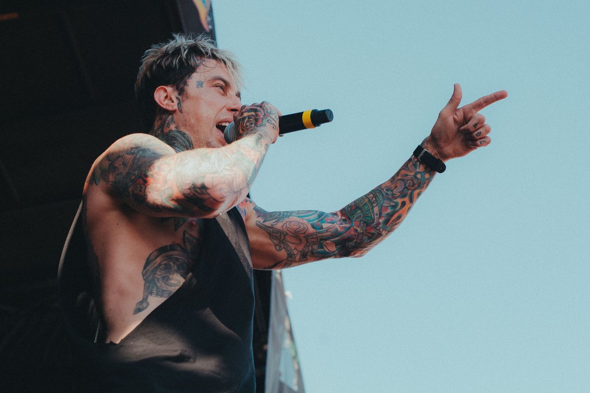 The Roast of Ronnie Radke kicks off this weekend! What date are you coming to? 🎟️: fallinginreverse.com

📸: <a href="/v_trvn/">trvn</a>