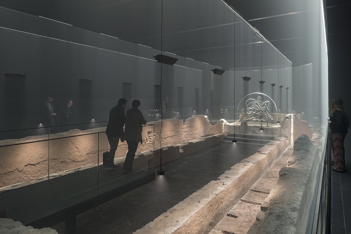 MOLArchaeology's tweet photo. We are so excited that #LondonMithraeum @Bloomberg SPACE has has been recognised with the British Archaeological Award for the Best Public Presentation of Archaeology @BAAWARDSUK! Congratulations @Bloomberg for bringing the remains of the Temple of Mithras to life! https://t.co/hkqUfMLuZC