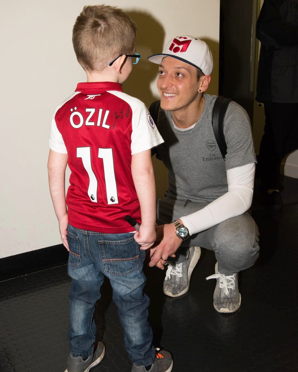 M10's tweet photo. I’m happy to announce on my birthday, the best present of all which is I have become an ambassador for @RaysofSunshine! I'm looking forward to continue spreading rays of sunshine by helping grant wishes for seriously ill children across the UK 🙏🏼☀ #M1Ö https://t.co/tZeaDk0fjR