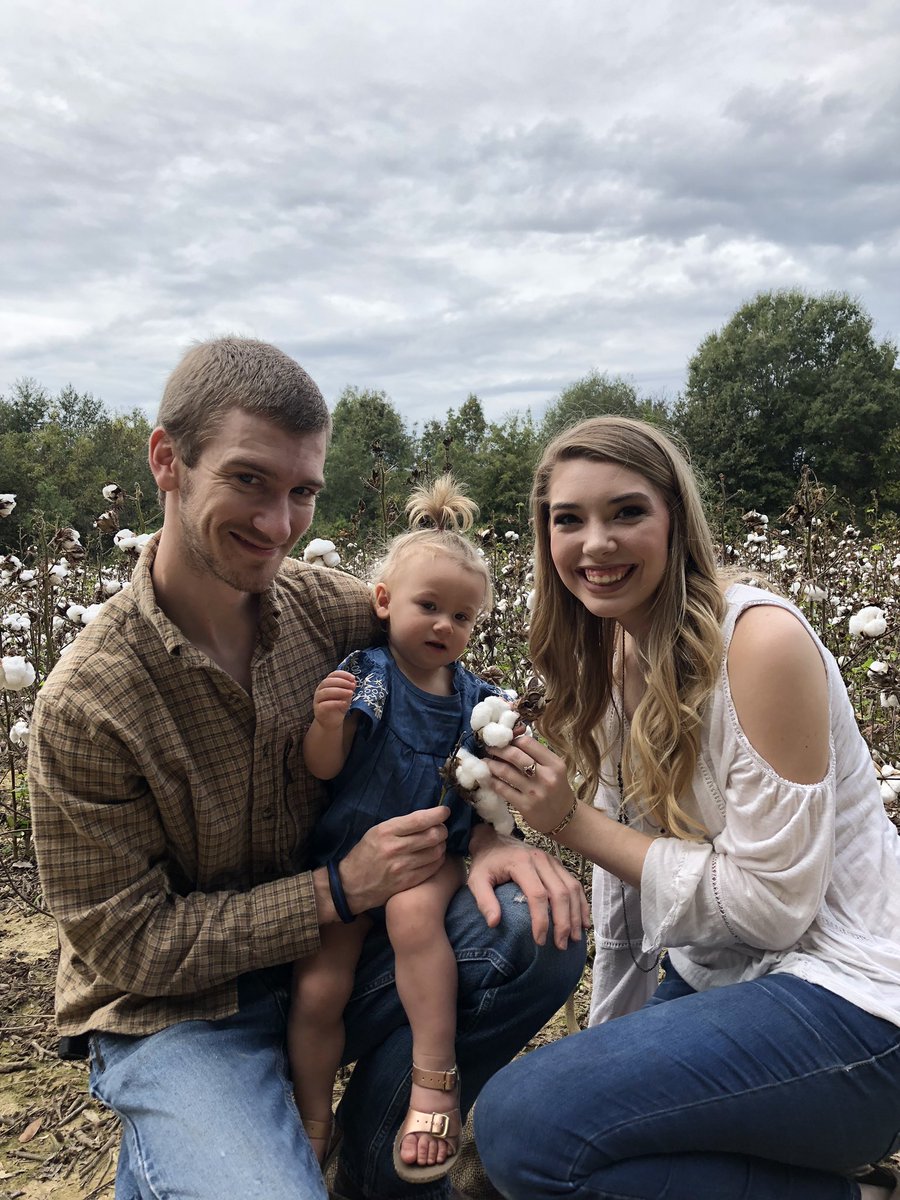 _tlc15's tweet photo. Cotton Pictures 2018 with the two that mean the most to me! 💖💙😍 https://t.co/wzwr8Add7X