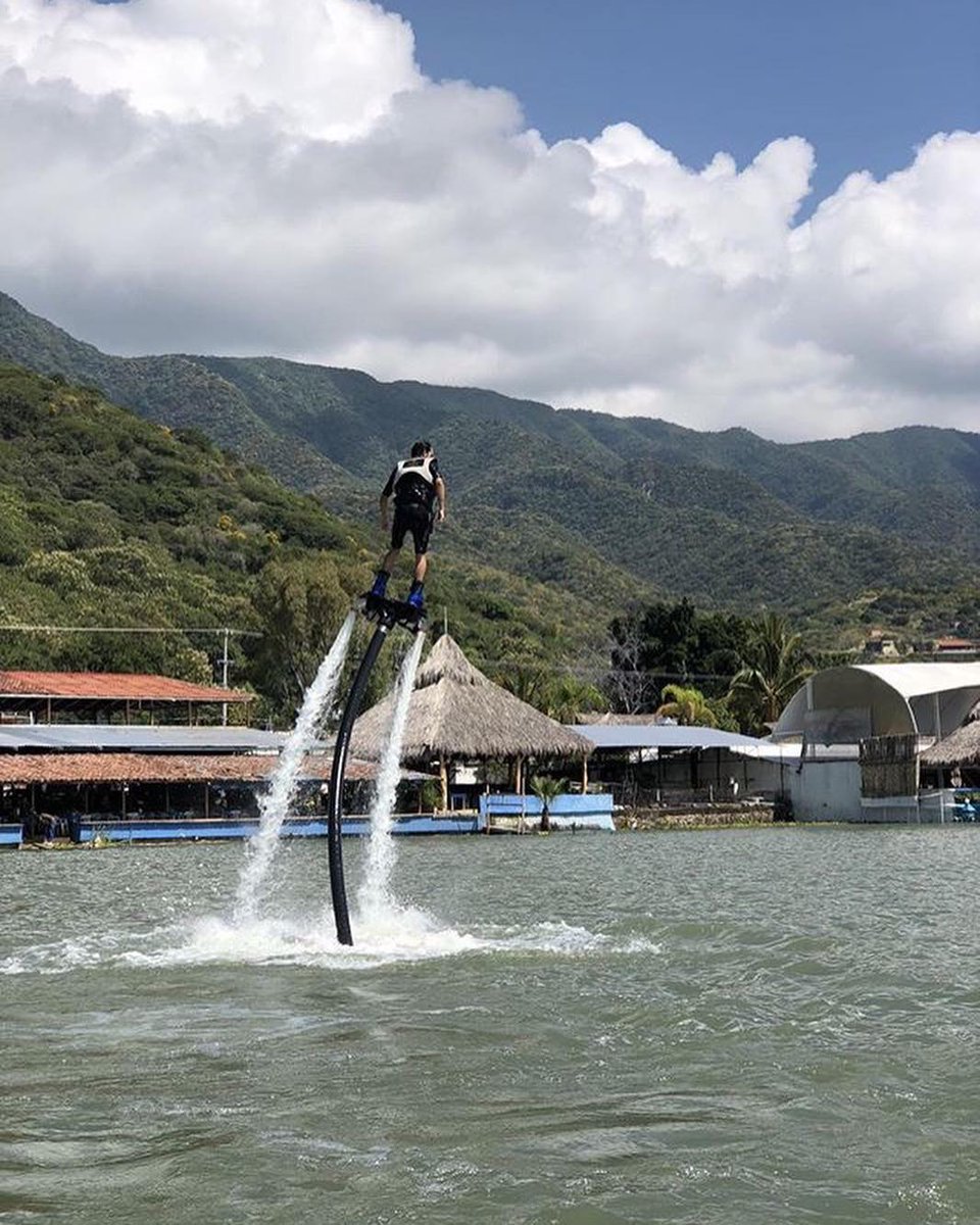 MexflyOficial's tweet photo. Last coaching session in Chapala Lake 

#flyboard #flyboarding #chapalalake #experience #mexflyboard #Mexico #coaching #watersport #extremsport https://t.co/PJrSU253b3