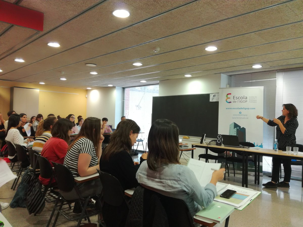 EscolaIGOP's tweet photo. Iniciem el Màster en Polítiques Socials i Acció Comunitària!! Benvinguts/des!! #PSAC18 #transformaciosocial https://t.co/r2olWgkzOD
