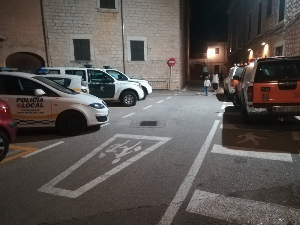 protecciocivil1's tweet photo. Ja tenim 6 noves incripcions al nou cicle formatiu del voluntariat de Protecció civil, si estás interesat o vols informacio☎️ 606 710 486, no perdis la oportunitat d'ajudar al teu municipi i formar part del servei d'emergencies. https://t.co/omtbH9ysN1
