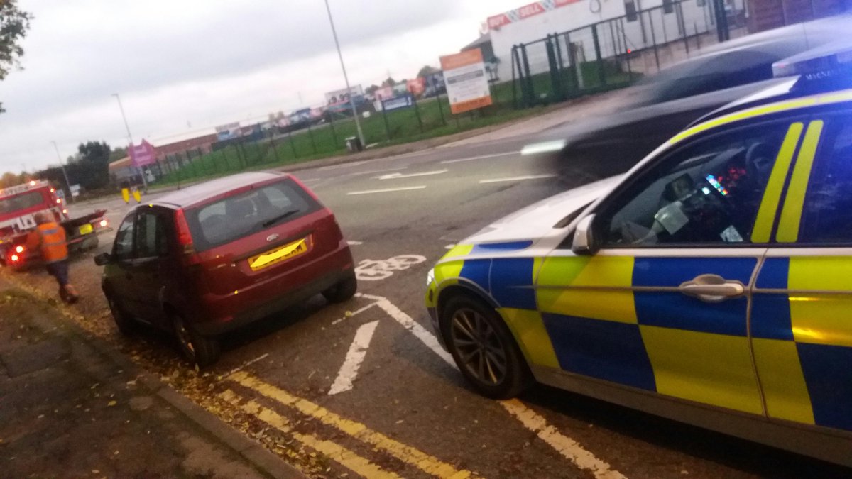 gmptraffic's tweet image. Just stopped this vehicle on Greengate Oldham

Found to have a expired MOT from May 2018 
No insurance held.

Vehicle has been seized and the driver issued TOR for both offences.