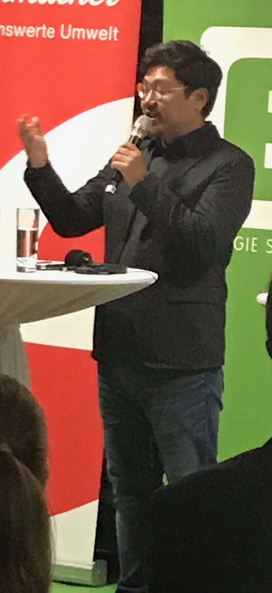 ACLcommercelabs's tweet image. #SeanChiu, Director UX #Alibaba Group talking about trends and how AI can be designed - in Graz