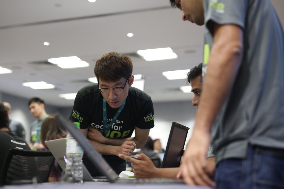 jpmorgan's tweet image. Students in #Singapore joined our technologists during #CodeForGood to build tech solutions for two local nonprofits, MINDS and Halogen Foundation. Learn more: jpmorgan.com/codeforgood