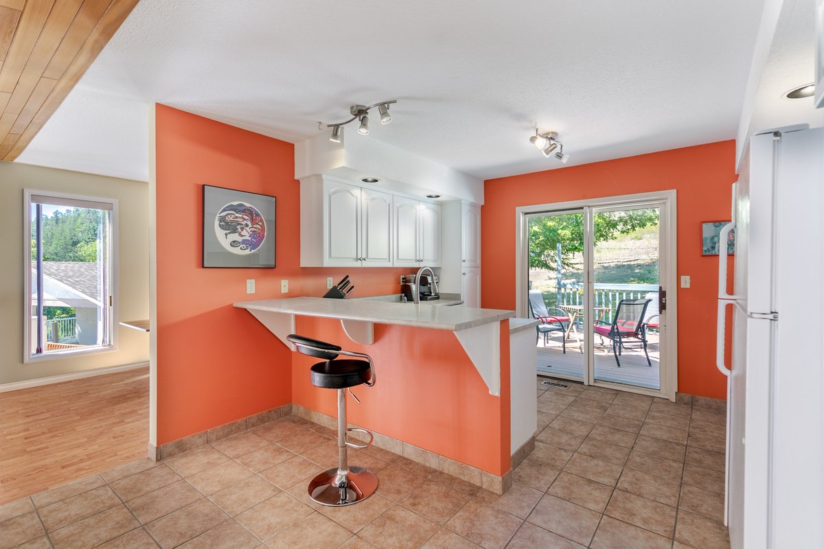 StoneSisters's tweet image. #Developmentpotential! Development cost approx $30k already paid. 1/2 acre property 6 mins to downtown in a highly desirable neighborhood. Allergen-free, energy efficient five-bedroom home with numerous updates! 462 Clifton Rd

Lower level could be a self-sufficient in-law suite