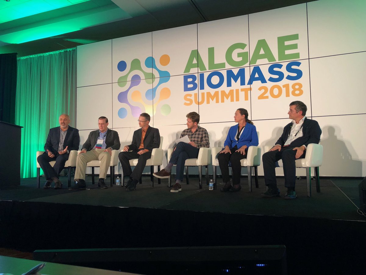 Rebecca_L_White's tweet image. Pivotal Moments Plenary #algae2018