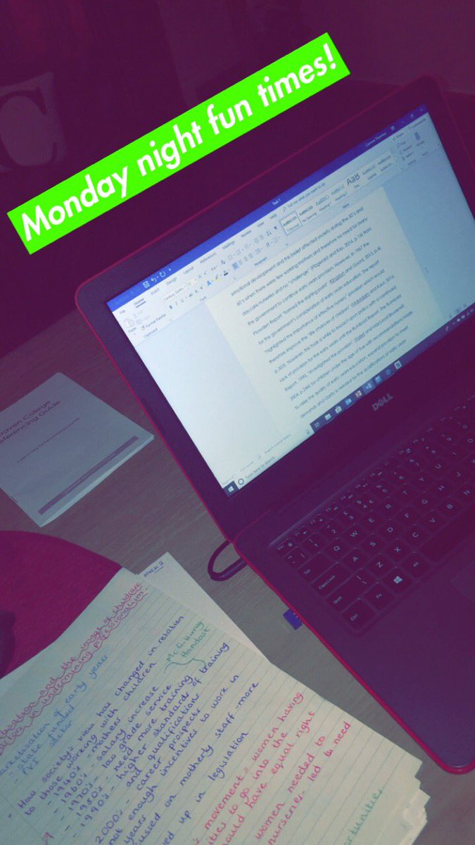 corinne2606's tweet photo. #studentlife #mondaystudy #degree https://t.co/2hNT8iZDoe