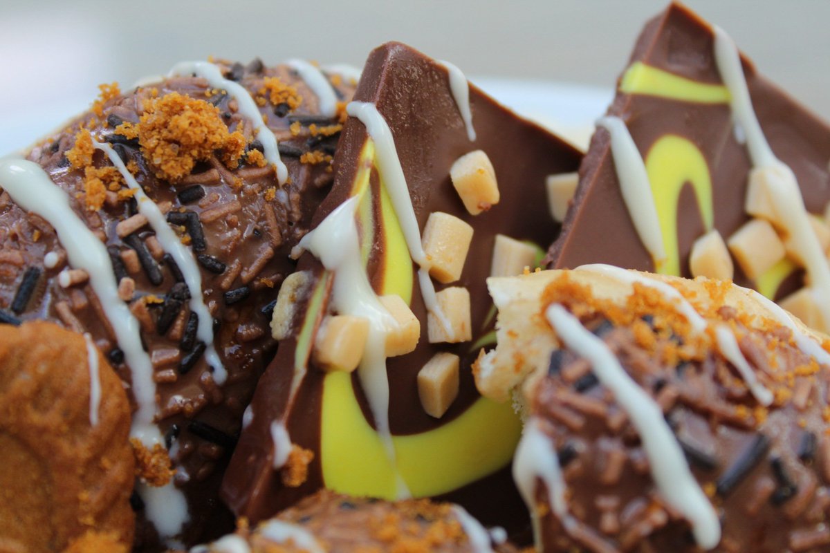 How are you celebrating <a href="/ChocolateWeekUK/">ChocolateWeekUK</a>?
.
.
I know how we are going to be celebrating...with a big helping of our Bannoffee Caramel with gooey chocolatey treats!