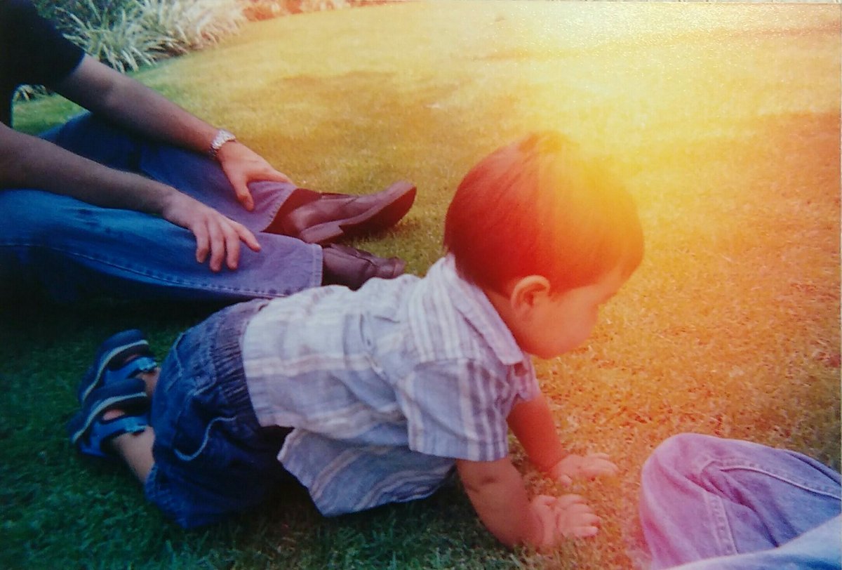 MimiArgus's tweet photo. My first camera roll, barely fourteen years ago... Well, some of what could be recovered anyway 😂😂 I really didn't know what I was doing when I was that young.
•
•
•
•
#cameraroll #nostalgic #memories #saudade #analog #lookslikefilm https://t.co/ZytersCj2x