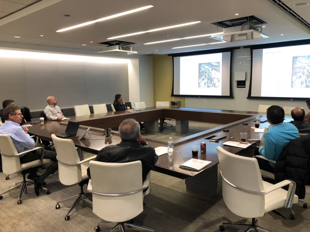 USGC_MEXyLtA's tweet photo. Mexico’s @USGC #ExportExchange group, does it first visit at @CMEGroup to learn about the future of futures. Thanks Fred Seamon for an amazing presentation. #ExEx18 https://t.co/Ofgq5pTS1S