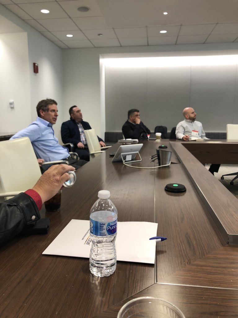 USGC_MEXyLtA's tweet photo. Mexico’s @USGC #ExportExchange group, does it first visit at @CMEGroup to learn about the future of futures. Thanks Fred Seamon for an amazing presentation. #ExEx18 https://t.co/Ofgq5pTS1S