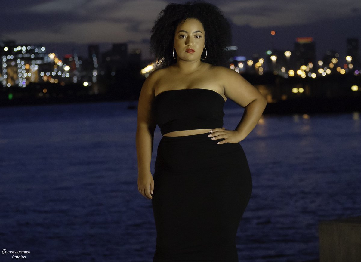 Angie__James's tweet photo. 🌃 VIEWS 🌃

#TheAngieAndJamesShow #fashionnova #fashionnovacurve #miami #mixedchick #BiRacial #curlyhair #MondayMorning #curvygoddess #beautiful #naturalhair #Sexy #Fine #youtuber #southbeach #Futuremodel #curvymodels #CurvyGirls https://t.co/x0AMUO0xLX