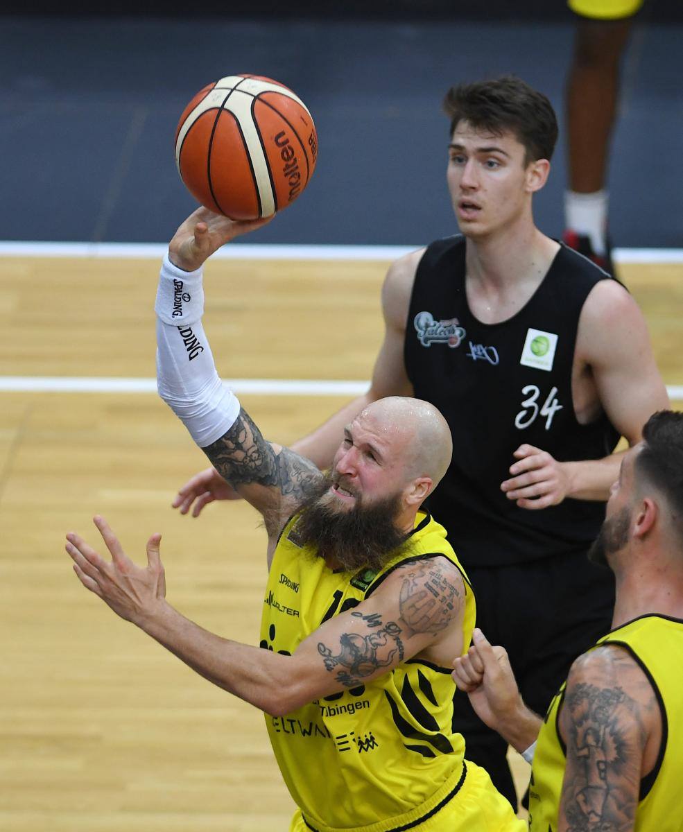 TangramSports's tweet photo. Tyler Laser @tylerLASER and Aaron Brennan @Aaron_Brennan_ with @TigersTuebingen against Nurnberg Falcons in #GermanProA
Laser 13 PTS + 6 REBS + 8 ASTS
Brennan 11 PTS + 7 REBS
#TangramSports #TangramPlayers #Germany https://t.co/ygK95LUFDr