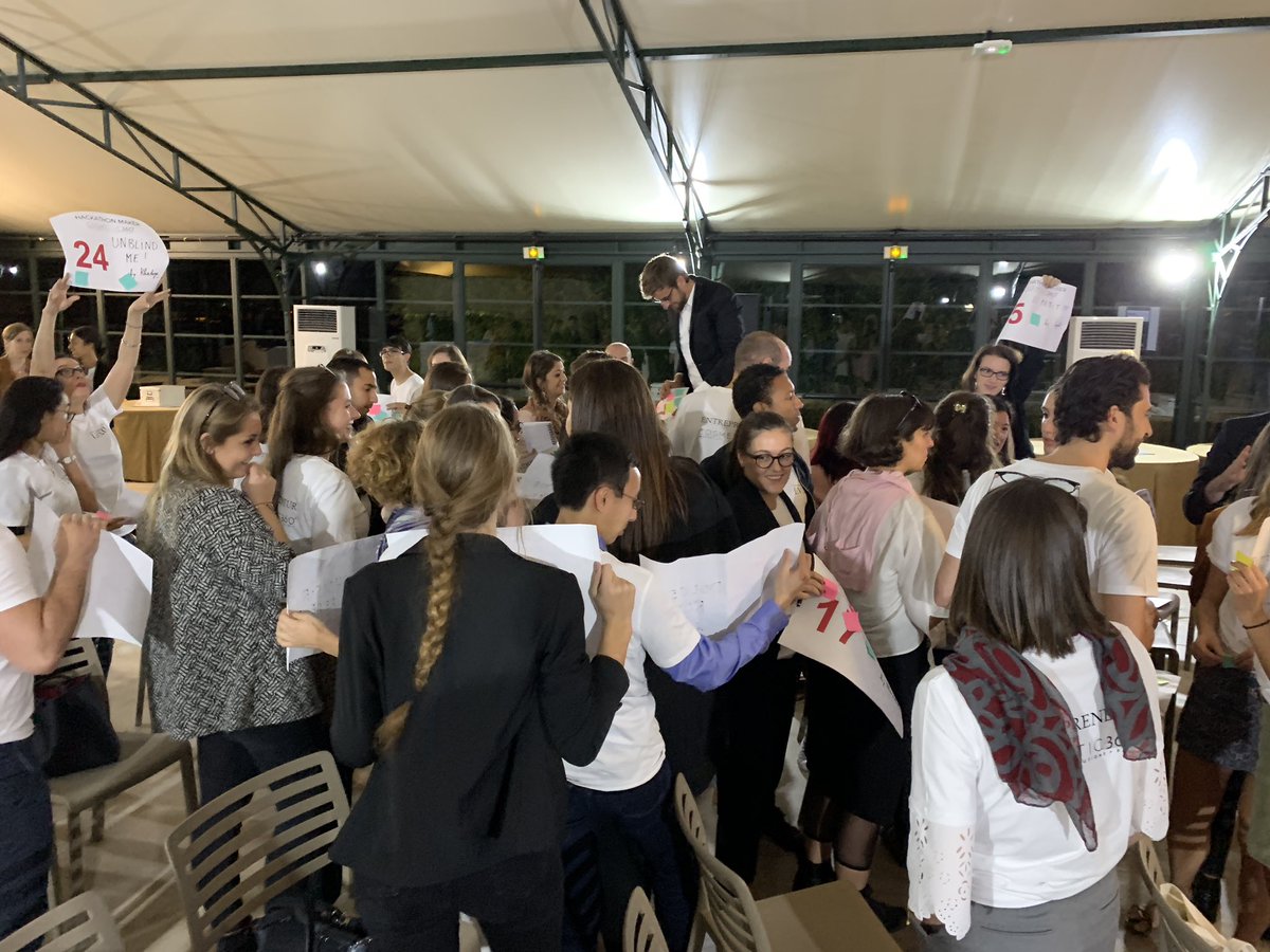Startup_inside_'s tweet photo. Le moment des votes tant attendu #hackathonmaker #innovation #beautytech https://t.co/tatNBgp38K