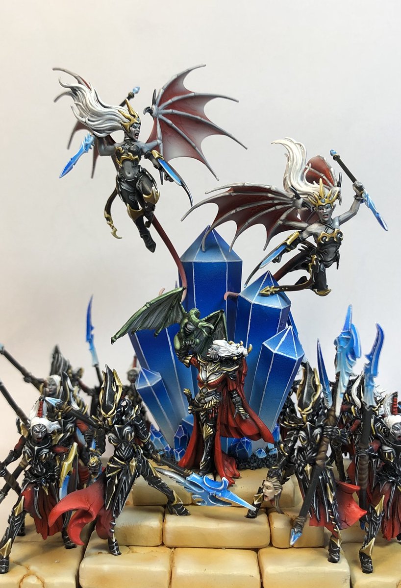PuyoP0P's tweet photo. #daughtersofkhaine #warhammer #druchii #ageofsigmar #ragingheroes voila! My new Spearwomen unit (with filler) is done !!! @daredbrush : your feedback is welcome ! 😋 https://t.co/o64uEFXhqS