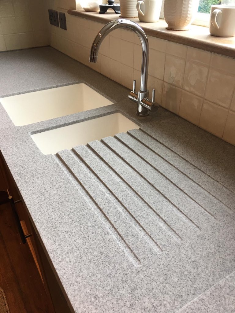 HawdonSurfaces's tweet image. 38mm Staron with integrated drainer grooves and seamless sinks. Just by changing the worktops it's gave this kitchen a brand new feel.
Call or message Scott for more info:
⭐07848869222
⭐info@HawdonWorkSurfaces.com
#HawdonWorkSurfaces #Bespoke #Seamless #SolidSurface #Staron