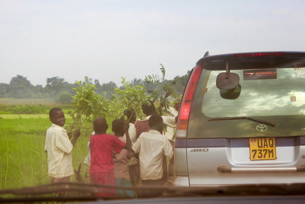 BohoMermaidBlog's tweet photo. Volunteer Traveling: How bucket showers, tarantulas, and poverty changed my views of the world https://t.co/Li1F5MoyRK https://t.co/DulboOLJUu