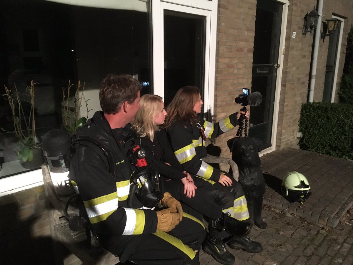 BrandweerFrl's tweet photo. Post 🚒IJlst👨🏼‍🚒👩🏻‍🚒werkt mee aan opname over de vrijwillige brandweer @OmropTsjek Zondag 4 november om 17.30 uur wordt het uitgezonden @OmropFryslan #leerzameuitzending https://t.co/yjbxRai99g