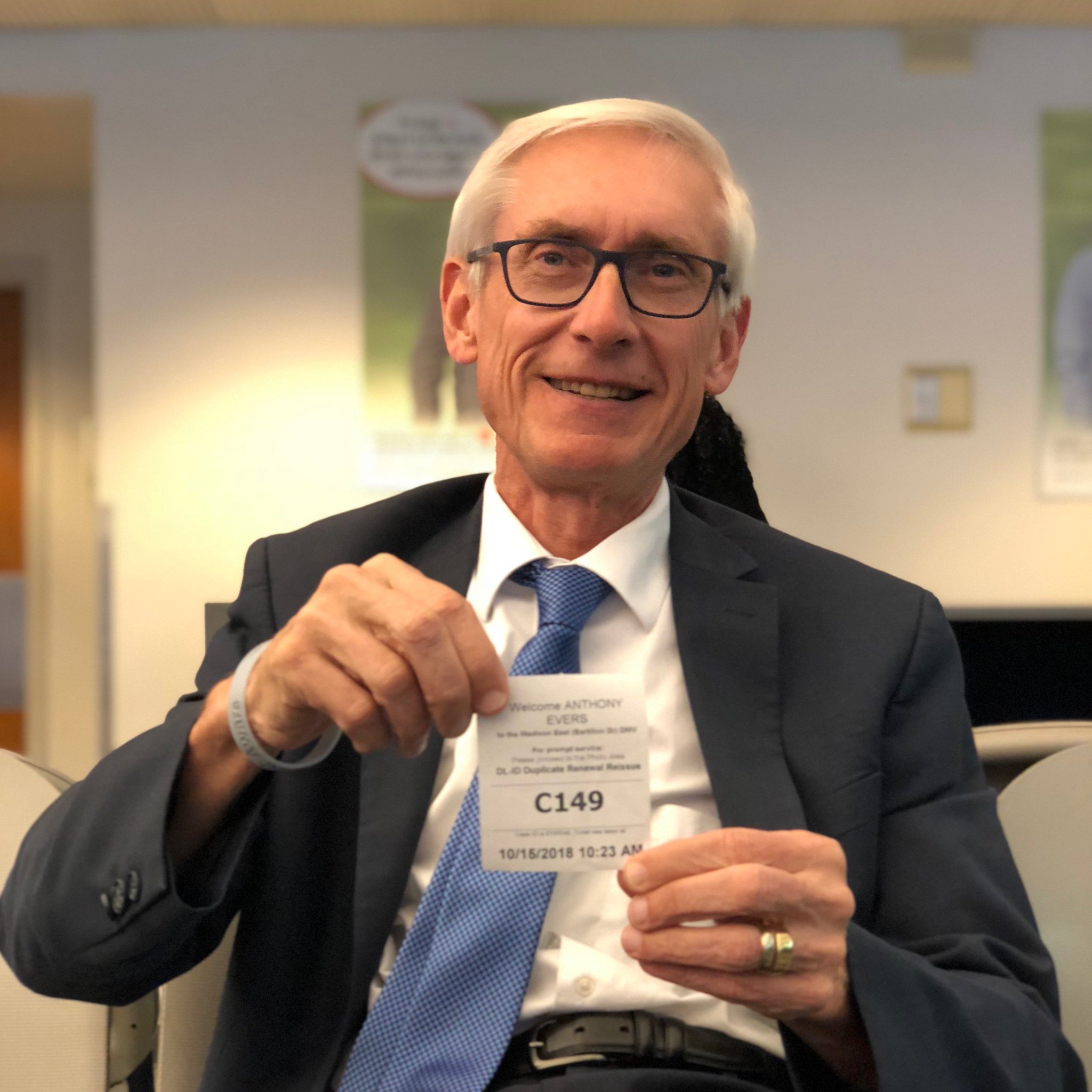 Tony Evers On Twitter Stopped By The Dmv This Morning To Pick Up My New Photo Id It Was Easy