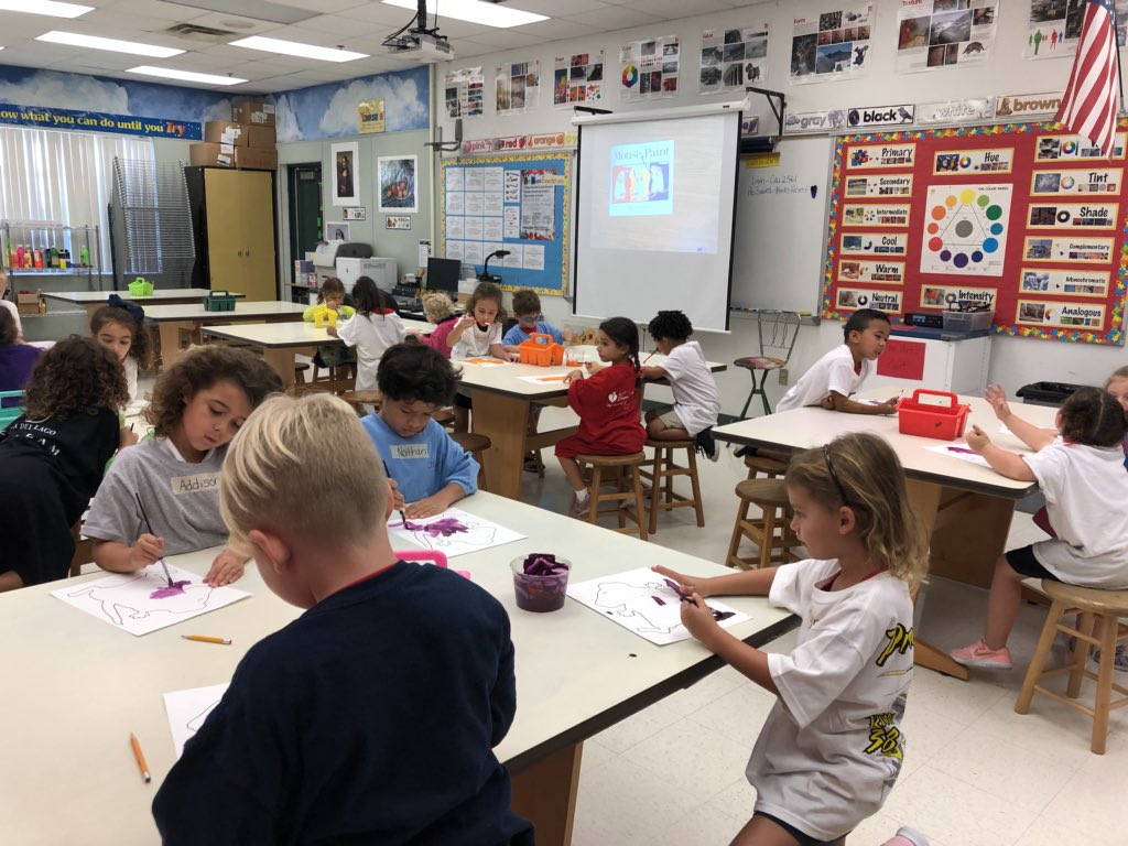 novavaz's tweet photo. Kindergarten learns how to mix secondary colors after reading the book “Mouse Paint”. @bfesfinearts @BinksForestES @MichellaLevy @MsKarenBerard @Edrick_Rhodes https://t.co/qofxNBlNNx