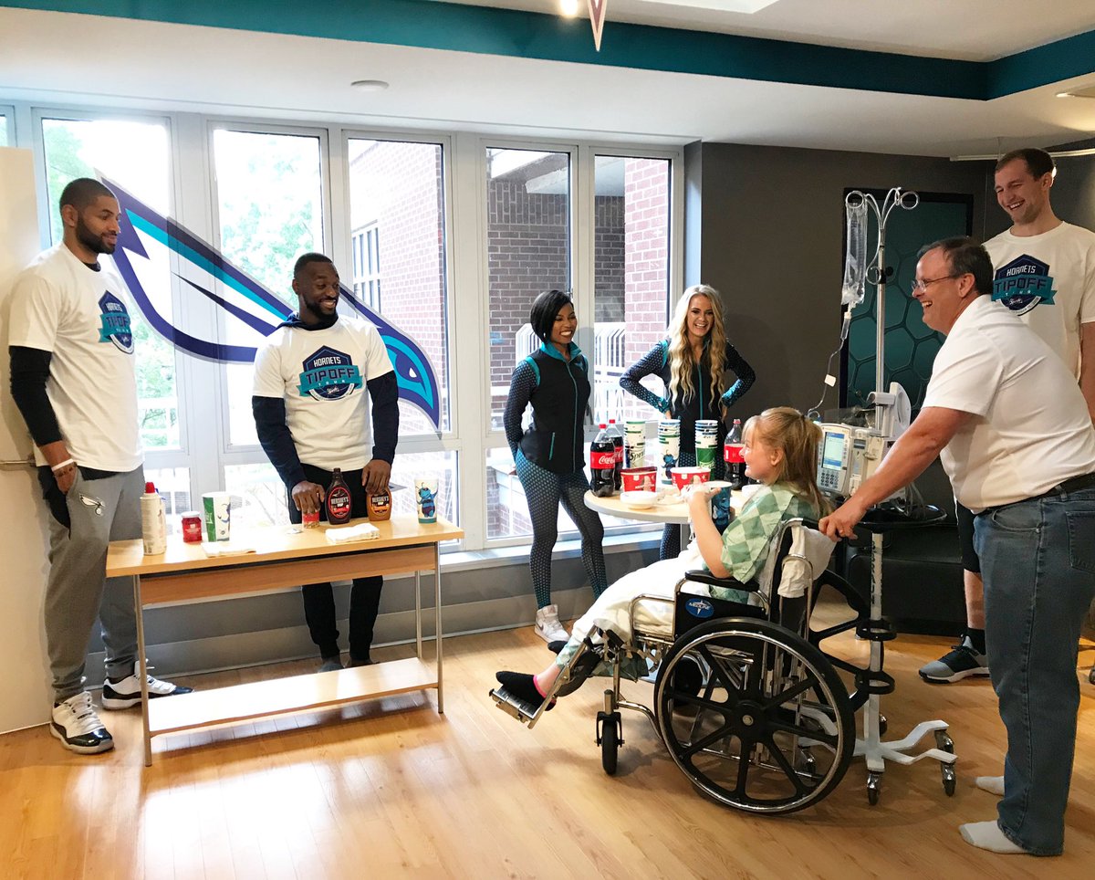 hornets's tweet photo. We’re starting out our @sprite Tipoff Tour at @NovantHealth today! Kemba, Nic, Tony and Cody all helping make ice cream sundaes for these awesome kids 💪🏼😎 

#Hornets30 @CokeCCBCC https://t.co/61QfkIG9Eg