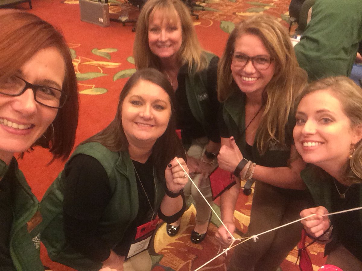MrsMoyesClass's tweet photo. Cup pyramid challenge @GLISI #bcls56 #MasterMinds https://t.co/KfjIxvgjHW