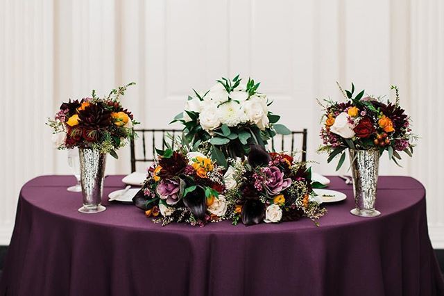 Romantic and regal, this deep purple palette is autumn perfection. To add to the seasonal spread, bright florals of orange and ivory are added to the bouquets. || Photographer: @dabblemethis | Caterer: @paramountevents | Venue: @chicagomuseumevents | Planner: @clementinechic…